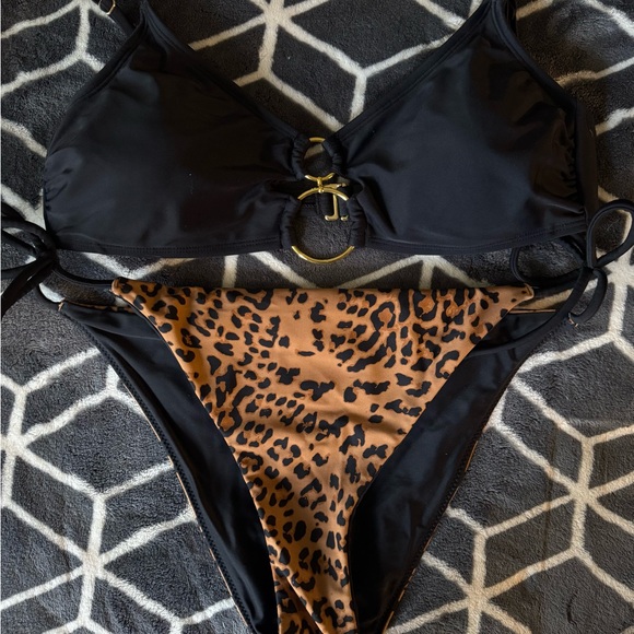 Sports Illustrated Black & Leopard Print Bikini Set - Picture 4 of 5